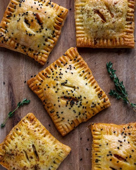 Mushroom Pies Recipe, Savoury Hand Pie Recipes, Curry Hand Pies, Lentil Hand Pies, Holiday Hand Pies, Hand Pie Recipes Savory, Puff Pastry Hand Pies Savory, Pie Dough Uses, Fall Savory Snacks