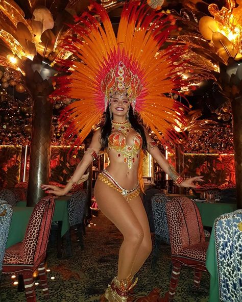 Brazilian Fantasy on Instagram: “Today 2 of our performers are jetting off with @fantasyboxentertainment for a 10 day tour of Nigeria & Ghana! #BFonTour 🎉 . . . . . #samba…” Brazilian Carnaval Outfit, Brazil Parade Costume, Brazilian Clothes Traditional, Brazilian Carnival Aesthetic, Carnival Brazil Outfit, Brazil Carnival Outfit, Brazilian Dances, Brazil Carnival Theme Party, Carnaval Outfit Brazil