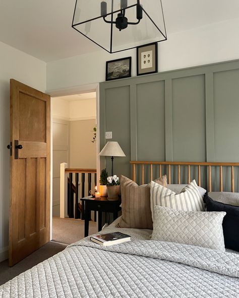 Bedroom Wall Panelling, Bedroom Panelling, Vintage Bedroom Styles, Panels Design, Sage Green Bedroom, Oak Bedroom, Wall Panelling, Bedroom Wall Colors, Design For Home