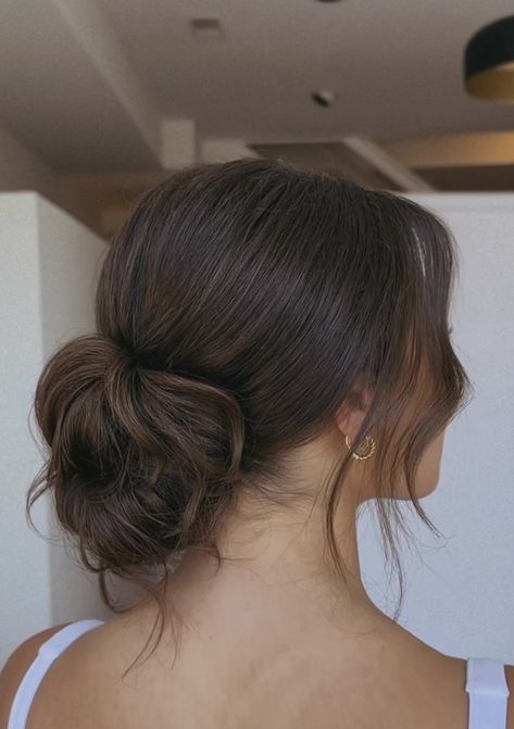 Brunette Hairstyles For Prom, Side Do Wedding Hair, Marriage Bun Hairstyle, Med Length Formal Hairstyles, Bridesmaid Hair For Humid Weather, Bridesmaids Hair Brunette, Romantic Bun Wedding, Bridal Shower Updo, In Between Season Outfits