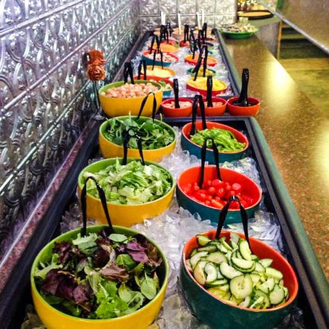 Salad Bars For Parties, Salad Station Ideas, Salad Bar Ideas Party, Salad Bar Ideas Buffet, Salad Bar Ideas, Diy Salad Bar, Soup Station, Fruit Buffet, Hotel Buffet