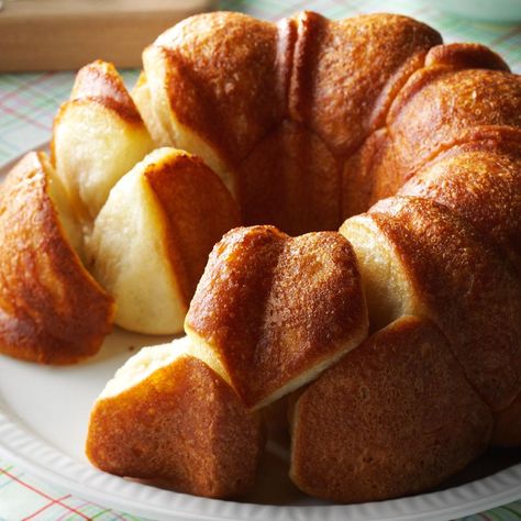 Bundt Bread Recipes, Bundt Pan Bread, Bread In A Bundt Pan, Bubble Bread Recipe, Bundt Bread, Bubble Bread, Tube Pan, Granbury Texas, Yeast Breads