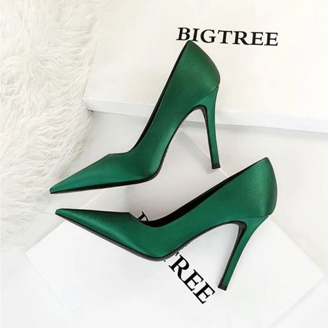 Bought These For My Wedding But They Didn’t Come In Time And Are Too Small. I’m A Size 9 And Took A Chance. I Would Fit An 8 Most Likely. Maybe Small 8.5. Never Worn Outside. They Are Green Like The First Picture But Look Bluish In Pictures. I Tried To Get Different Lighting But It’s Rainy Today. Green High Heels, Satin Style, Shoe Cover, Elegant High Heels, Color Season, Wearing Style, Shoes High Heels, Bow Sandals, Classic Pumps