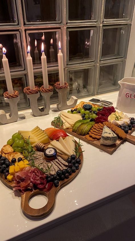 Cheese Board Aesthetic Night, Wine Snack Board, Charcuterie Board And Wine Aesthetic, Charcuterie Board Other Food, Christmas Champagne Aesthetic, Christmas Aesthetic Party Ideas, Cheese Board And Wine, Christmas Eve Cheese Board, Cocktail Platter Ideas