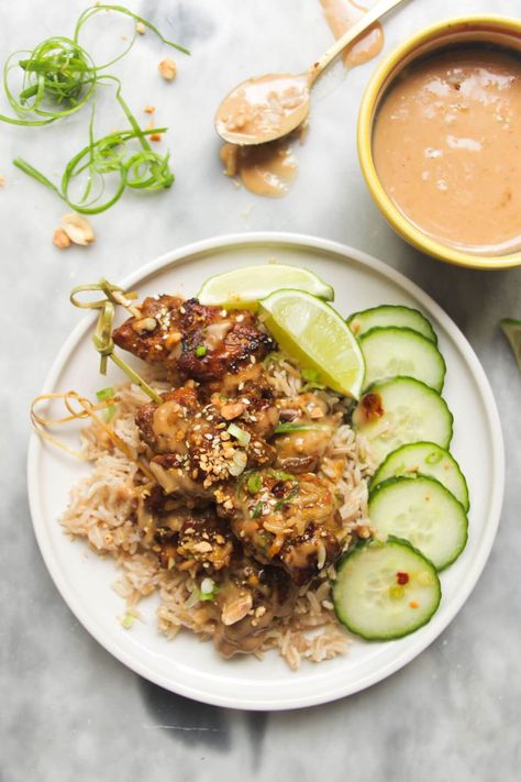 Peanut Sauce Chicken Recipes, Sauce Chicken Recipes, Charred Chicken, Coconut Noodles, Peanut Sauce Chicken, Peanut Satay Sauce, Spring Roll Sauce, Easy Chilli, Orzo Dishes