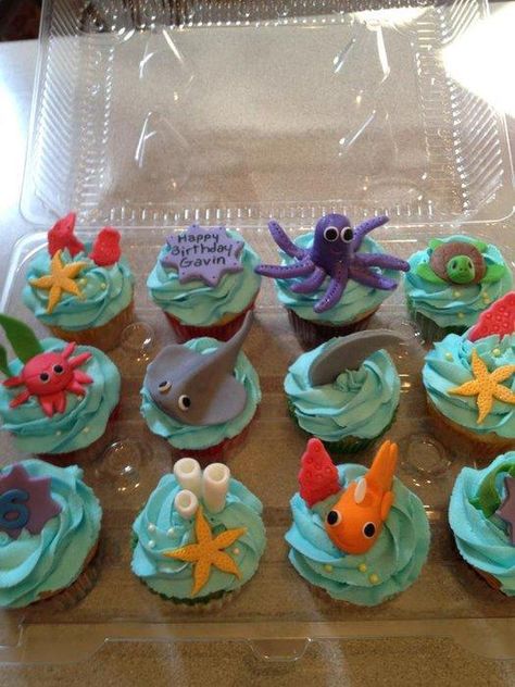 Under The Sea Cupcakes -These are so cute! Under The Sea Birthday Cupcakes, Ocean Cupcakes Ideas, Under The Sea Cupcake Ideas, Under The Sea Cupcakes, Ocean Cupcakes, Ocean Cake, Sea Cupcakes, Nemo Cake, Sea Cake