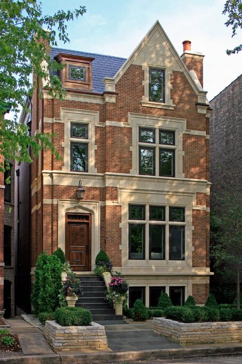 English City House Exterior Facade Burns + Beyerl Architects Minecraft Town, Limestone House, Townhouse Exterior, Chicago House, Townhouse Designs, This Old House, Apartment Architecture, Traditional Exterior, Row House