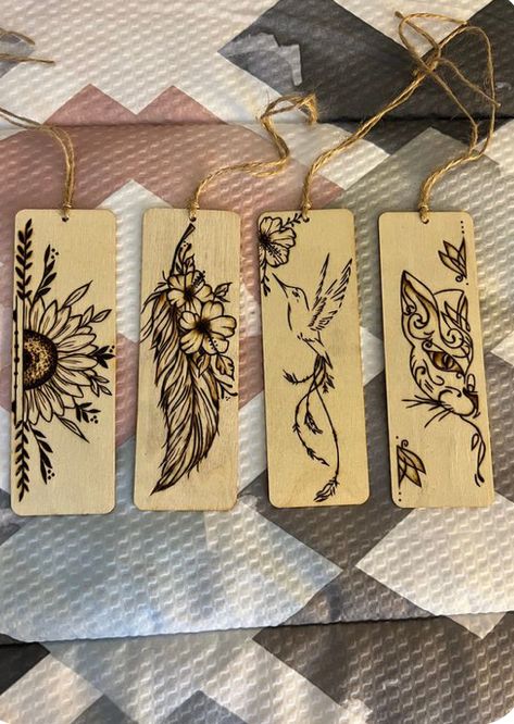 Wood Burning Pen Projects, Wood Burnt Bookmarks, Wood Burn Bookmarks, Woodburned Bookmarks, Wood Engraving Patterns, Wood Burned Bookmarks, Wood Burning Crafts Diy, Wood Burning Designs Pyrography Patterns, Easy Wood Burning Ideas For Beginners