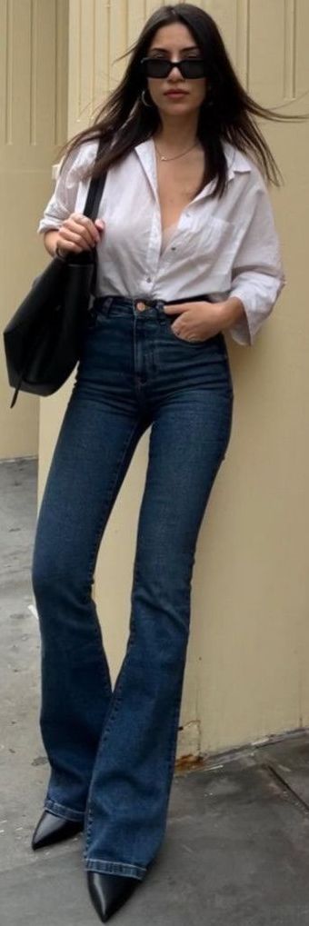 Straight Leg Blue Jeans Outfit, Dark Blue Straight Jeans Outfit, Dark Blue Flared Jeans Outfit, Dark Blue Jeans Outfit Women, Dark Blue Jeans Outfit Aesthetic, Dark Blue Flare Jeans Outfit, Blue Flared Jeans Outfit, Blue Flare Jeans Outfit, Dark Blue Jeans Outfit