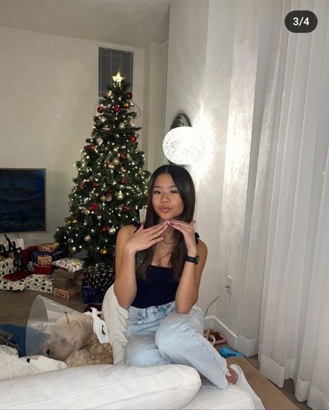 Emily Ha, Sister Pictures, Best Friends Shoot, Beauty Goals, Cute Aesthetic, Cute Poses For Pictures, Christmas Photo, Night Aesthetic, Cute Poses