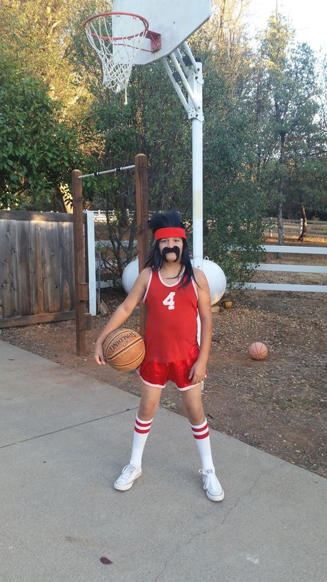 Vintage Basketball Player! Kason and Buddies #halloween #Halloweencostumes #funnycustumes Olympics Party Outfit, Basketball Player Costume, Athlete Costume, Basketball Costume, Basketball Dress, Pregnant Halloween Costumes, Duo Costumes, Sports Costume, Black Halloween Dress