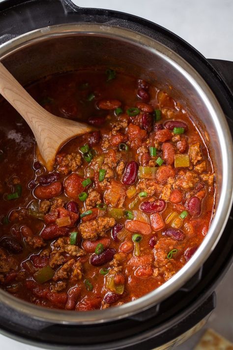 Chili In Instant Pot, Instantpot Chili, Chili Recipies, Recipes With 1lb Ground Beef, Instant Pot Chili Recipe, Pressure Cooker Chili, Recipes Chili, Instant Pot Chili, Chili Recipe Healthy