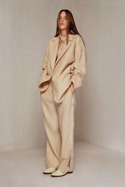 MM6 Maison Margiela Pre-Fall 2016 Collection - Vogue Mode Editorials, Fall Fashion 2016, Mm6 Maison Margiela, Sporty Chic, 가을 패션, 여자 패션, Mode Streetwear, 2016 Fashion, Looks Style