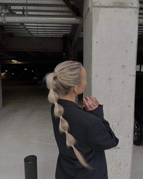 Bubble Braid Ponytail Long Hair, Bubble Braid Hairstyles Low Pony, Slick Ponytail Bubble Braid, High Ponytail With Bubble Braid, Slick Bubble Braid, Cute Simple Hairstyles Bubble Braid, Ponytail Bubble Braid Hairstyles, Long Hair Bubble Ponytail Styles, Long Bubble Braid Ponytail