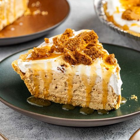 Cookie Butter Pie Cool Whip Cream Cheese Pie, Cold Thanksgiving Desserts, No Bake Pies Easy, Cold Pie Recipes, Cookie Butter Pie, Whip Cookies, Easy Thanksgiving Desserts, Creamy Dessert Recipes, Peanut Butter Cream Pie