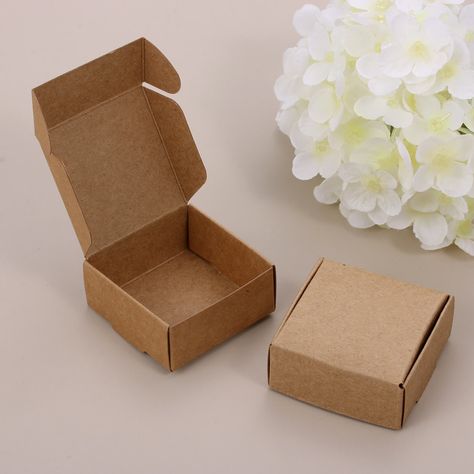 Handmade Soap Packaging, Black Kraft Paper, Kraft Paper Packaging, Handmade Candy, Cardboard Gift Boxes, Gloss Labial, Candy Jewelry, Paper Boxes, Brown Kraft Paper