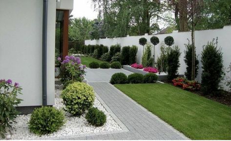 Beautiful Front Yard Landscaping, Side Yard Landscaping, Pathway Landscaping, Small Front Yard Landscaping, Front Garden Landscape, Gardening Design, Desain Lanskap, Aesthetic Garden, Decoration Garden