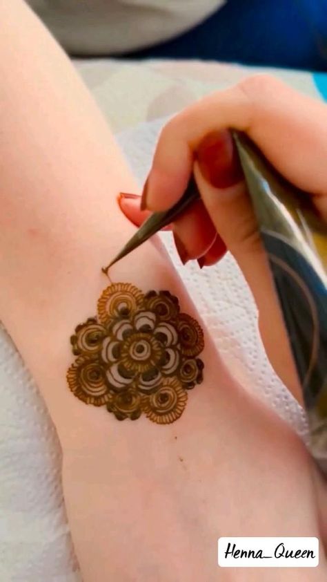 Simple Mehndi Designs Videos, Only Finger Mehndi Design, Mahendi Designs Latest Back Hand, Finger Henna Designs Simple, Mehndi Designs Videos, Full Hand Mehndi Designs Simple, Back Hand Mehndi Designs Stylish, Henna Videos, Finger Designs