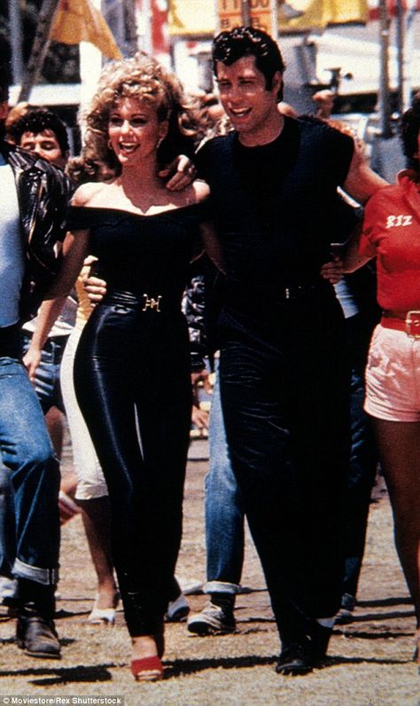 Halloween Costumes Aesthetic, Sandy And Danny, Look Disco, Grease Costumes, Sandy Grease, Grease Movie, Red Sandals Heels, Victoria Secret Models, Halloween Bash