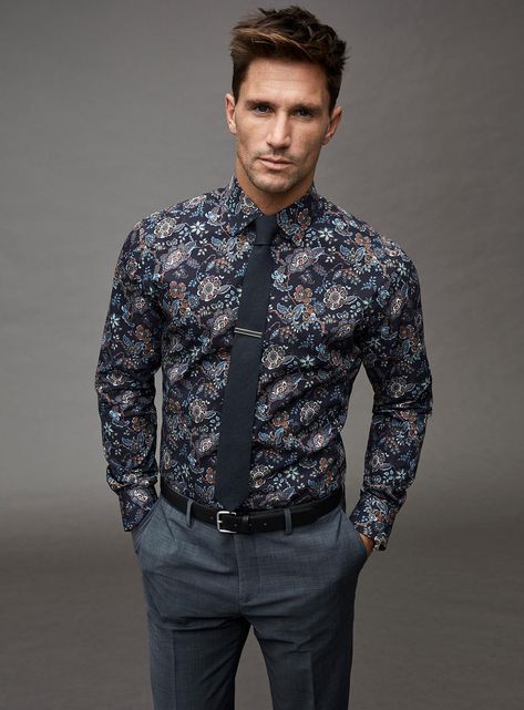 Baroque floral shirt Semi-tailored fit | Le 31 | Simons #Christmas #Celebration #MaisonSimons #Suit #Men Mens Floral Dress Shirts, Floral Shirt Outfit, Floral Dress Shirt, Baroque Floral, Jaket Denim, Blazer Outfits Men, Shirt With Tie, Fall Floral Dress, Shirt Outfit Men