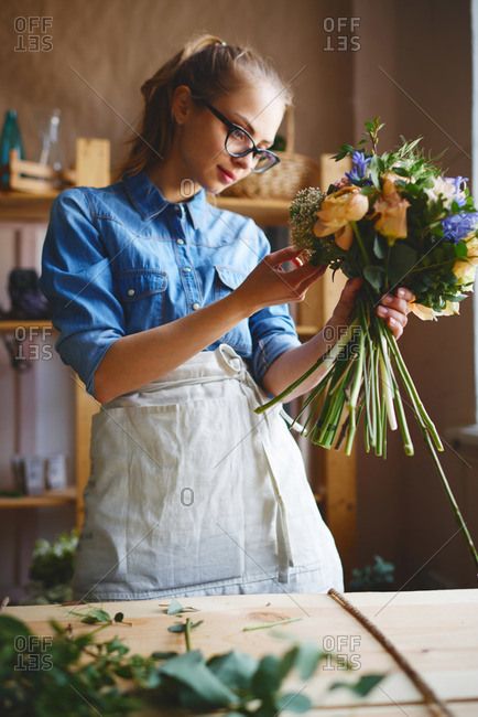 Florist Headshots Portraits, Flower Shop Photography, Florist Reference, Florist Outfit, Florist Photoshoot, Florist Photography, Florist Branding, Flower Film, Florist Brand