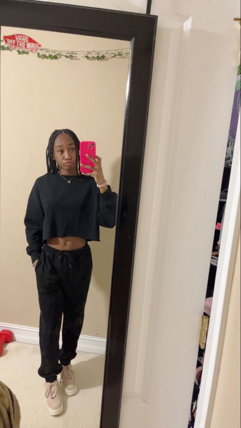 all black outfit cropped sweatshirt black sweatpants pink airforces Black Cropped Sweatshirt Outfit, Black Crew Neck Crop Top Athleisure Style, Black Athleisure Crew Neck Crop Top, Trendy Black Cropped T-shirt With Crew Neck, Cropped Sweatshirt Outfit, Trendy Black Cropped Sweatshirt, Black Cropped Sweatshirt For Streetwear, Black Crop Sweatshirt, Black Sweatpants