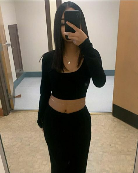 Copy N Paste Latina Outfits For School, Latina School Outfits, All Black Fit, Latina Outfits, Latina Fashion Outfits, Latina Fashion, Swaggy Outfits, Simple Trendy Outfits