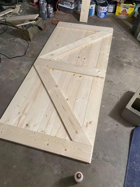 Barn Door Baby Gate, Closet Interior, Diy Baby Gate, Making Barn Doors, Barn Door In House, Best Kitchen Design, Building A Barn Door, Custom Barn Doors, Diy Sliding Barn Door