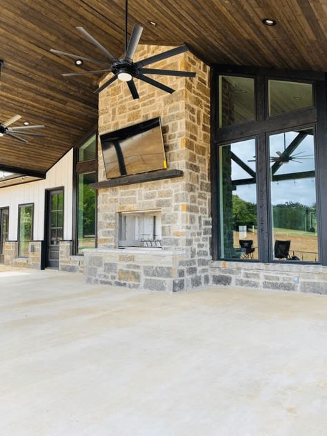 Fire Place Outdoor, Outdoor Brick Fireplace, Texas Barndominium, Indoor Outdoor Fireplaces, Barn House Design, Shed Home, Barn Style House Plans, Building Plans House, Barn Style House