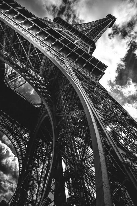 Parishaydar Torre Eiffel Paris, Paris Wallpaper, Fotografi Kota, Tapeta Galaxie, Foto Vintage, Paris Eiffel Tower, Black Aesthetic Wallpaper, The Eiffel Tower, City Photography