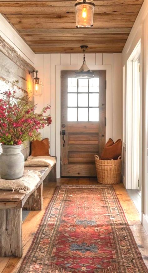 Western Front Entryway, Rustic Front Entryway Ideas, Western Foyer Entryway, French Cottage Entryway, Boho Foyer Entryway, Warm Entryway Ideas, Cottage Core Entryway, Cabin Entryway Ideas, Ranch Entryway