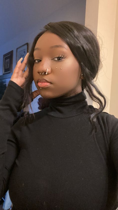 Lip Piercings Black Women, Vertical Labret Piercing Black Women, Ashley Piercing Black Women, Septum Piercing On Black Women, Face Dermal Piercing, Face Dermal, Anti Eyebrow, Anti Piercing, Ashley Piercing