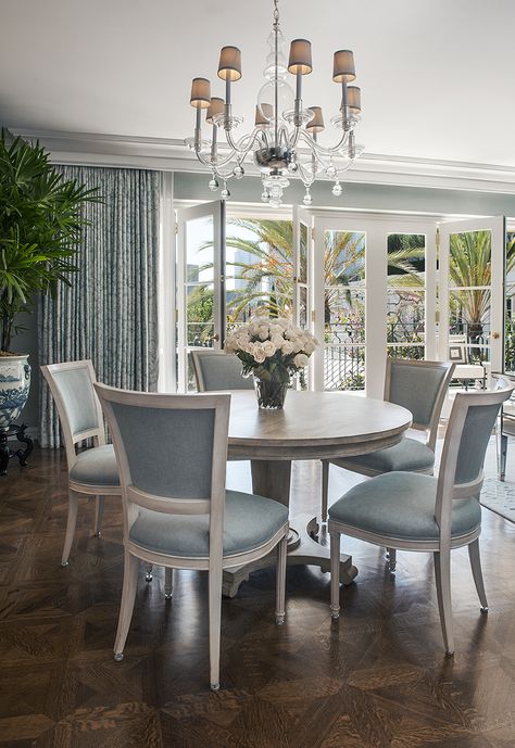 Nancy Corzine Suite Peninsula Hotel Peninsula Hotel, Dining Room Blue, Dining Room Table Decor, Luxury Dining Room, Elegant Dining Room, Luxury Dining, Elegant Dining, Bergamo, Dining Room Design