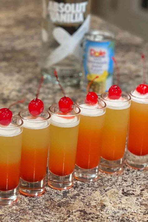 Upside Down Pineapple Shots, Pineapple Upside Down Shots Recipes, Pineapple Upside Down Drink Cocktails, Pineapple Upside Down Drink, Pinapple Cake Upside Down Cake, Pineapple Vodka Cocktails, Pineapple Upside Down Cake Shot Recipe, Flavored Shots, Pineapple Upside Down Cake Drink