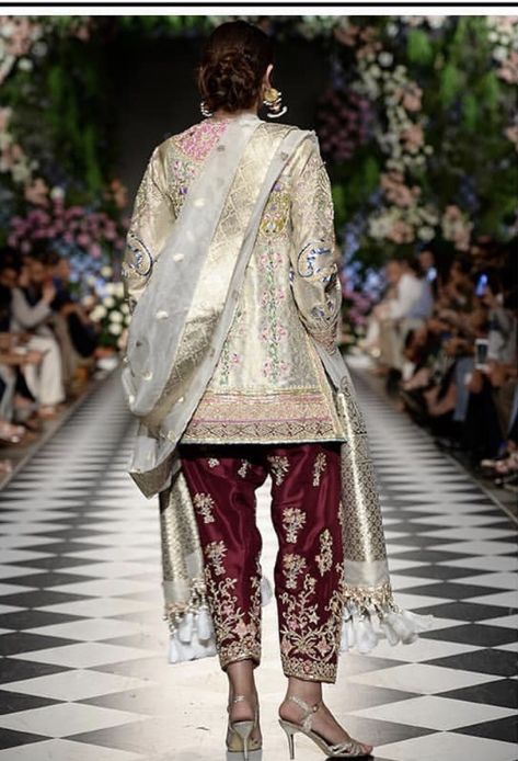 Kamiar Rokni, Embroidery Suits Punjabi, Suits Punjabi, Pakistani Couture, Bride And Groom Outfit, Pakistani Fashion Casual, Wedding Clothes, Pakistani Dress, Groom Outfit