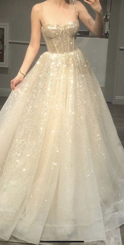 Greek Mythology Dress, Mythology Dress, Award Show Dresses, Night Gown Dress, Sparkly Wedding Dress, Figure Dress, Shimmery Dress, Lehenga Designs Simple, Classy Prom Dresses