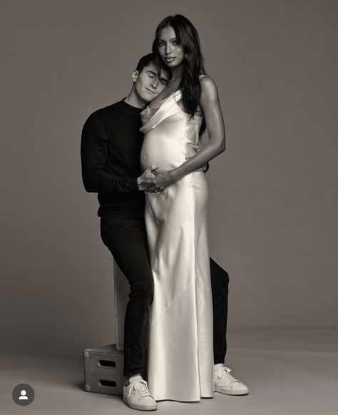 2023 Maternity Photos, Celebrity Maternity Shoot, Digital Lighting, Maternity Shoot Dresses, Studio Editorial, Maternity Shoot Outfit, Studio Maternity Shoot, Maternity Shots, Maternity Studio Photoshoot