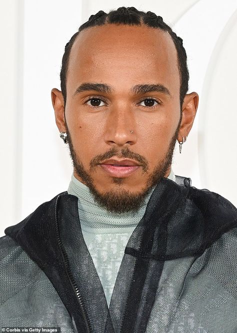 Fall 2023 Menswear, The Pyramids Of Giza, Lila Moss, Lewis Hamilton Formula 1, Cream Suit, F1 Lewis Hamilton, Sport F1, The Pyramids, Grey Suit