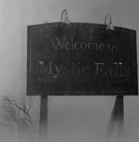 It's Mystic Falls nothing bad every happens here. Welcome To Silent Hill, Horror Sleeve, Notting Hill Quotes, Horror Video, The Vampire Diaries 3, Fatal Frame, Retro Horror, Indie Horror, Scary Places