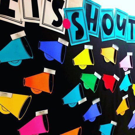 Shoutout Bulletin Board Ideas, Shoutout Board Staff, Student Shout Out Bulletin Board, Staff Shoutouts Bulletin Board, Shout Out Board Ideas, Teacher Shout Out Board, Shout Out Board Employee, Staff Shout Out Bulletin Board, Work Communication Board