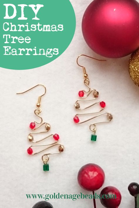 Christmas Jewerly, Christmas Jewelry Diy, Sparkly Christmas, Christmas Crafts To Sell, Diy Jewelry Earrings, Holiday Beading, Earrings Tutorial, Beaded Earrings Diy, Tree Earrings