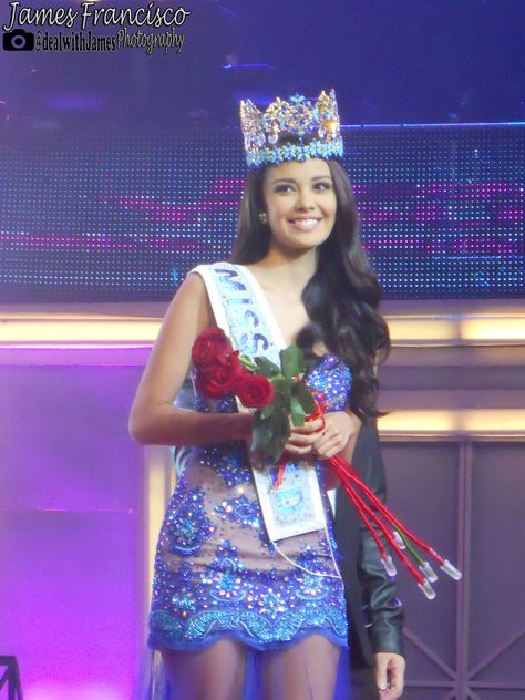 https://flic.kr/p/gDkyhF | Miss World 2013 Megan Young | Opening Miss World 2013, Megan Young, Pageant Life, Miss World, England, Photography, Quick Saves, Beauty