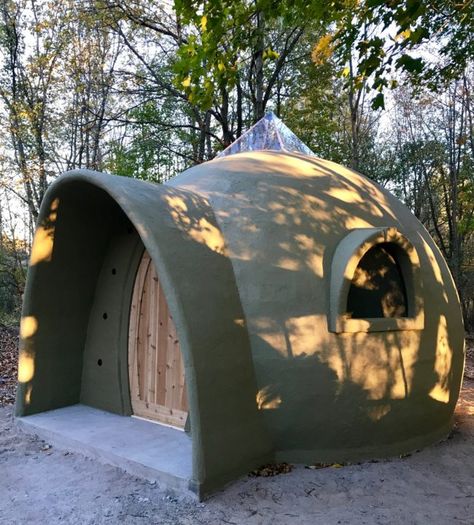 Cob Dome House, Air Crete Dome Homes, Aircrete Dome Home, Aircrete Projects, Diy Glamping Tent, Domed House, Aircrete Homes, Earth Dome, Monolithic Dome Homes