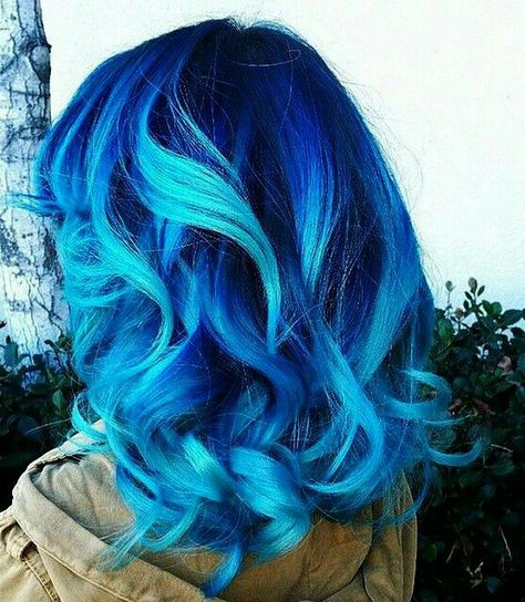 Blue Balayage, Balayage Short, Blue Ombre Hair, Hair Color Crazy, Color Highlights, Bright Hair Colors, Hair Color Pastel, Bright Hair, Hair Color Blue