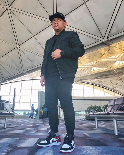 jM on Instagram: “Waiting for my flight home || #allblack #blackootd #jordan #jordan1 #jordan1low #blacktoe #jumpman #jumpman23 #airjordan #airjordan1low…” Air Jordan 1 Low Outfit Man, Jordan 1 Low Outfit Men Style, Air Jordan 1 Low Outfit Men, Jordan 1 Low Outfit Men, Air Jordan 1 Low Outfit, Jordan 1 Low Outfit, Jordan 1 Black Toe, Jordan Outfit, Shoes Outfit