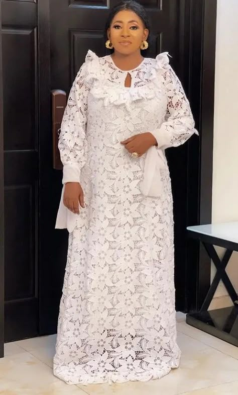 Kaftan Lace Styles, Lace Styles For Ladies, Ankara Kaftan Styles, Kaftan Lace, Ankara Kaftan, Empire Waist Dresses, Lace Kaftan, Kaftan Styles, Boubou Styles For Women