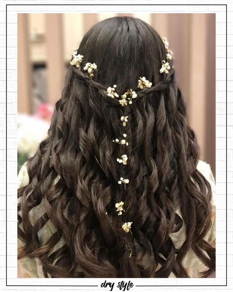 Flowers In Hair Braid, French Braid With Flowers, Jipsys Flower Hairstyles, Grad Hairstyles, Heir Style, Braid Half Up Half Down, Prom Hair Medium, Fancy Braids, Two Braid Hairstyles