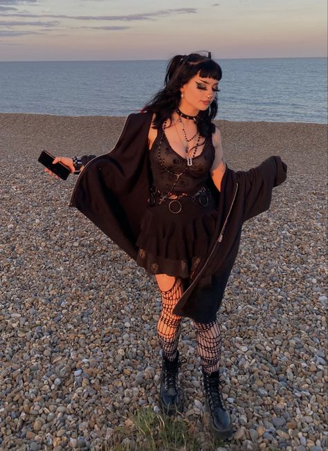 Gothic Concert Outfit Ideas, Hot Weather Goth Outfits, Midsize Punk Fashion, Trad Goth Summer Outfits, Gothic Beach Outfit, Goth Vacation Outfit, Goth Asethic, Whimsygoth Clothes, Summer Gothic Outfits