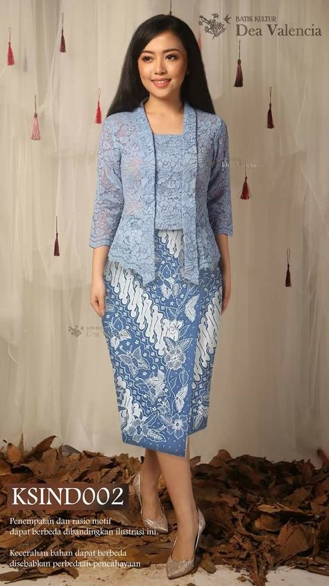 https://www.tumblr.com/babelr31/762705427163201536/baju-batik-kerja-wanita-modern?source=share Kutu Baru Modern, Model Dress Batik, Model Dress Kebaya, Kebaya Lace, Batik Dress Modern, Kebaya Modern Dress, Batik Clothing, Batik Skirt, Dress Kebaya