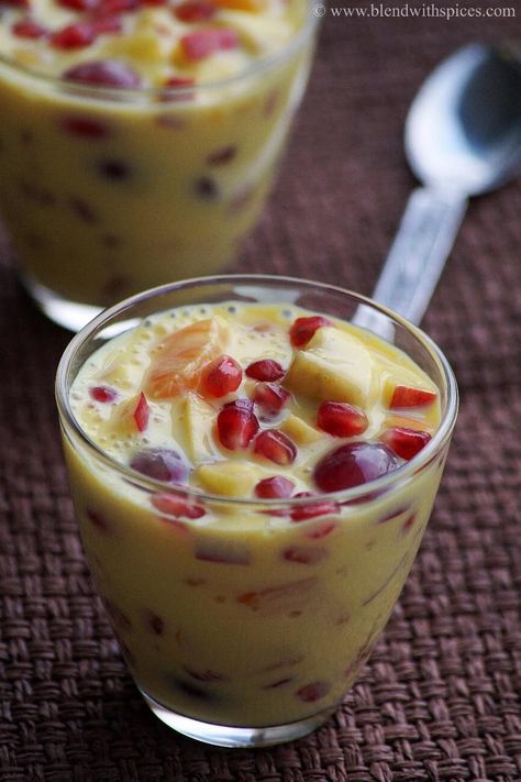 Easy Fruit Custard Recipe Fruit Custard Recipe, Easy Indian Dessert Recipes, Easy Indian Dessert, Fruit Custard, Hot Desserts, Custard Recipe, Recipe Banana, Banana Bars, Eggless Desserts